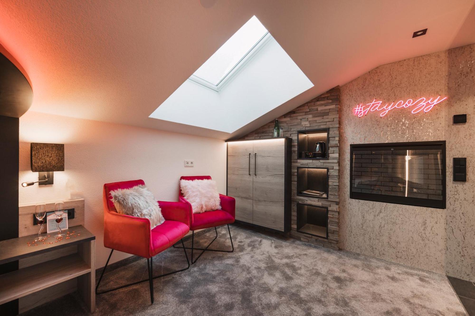 Double Room,1342559528:JPEG